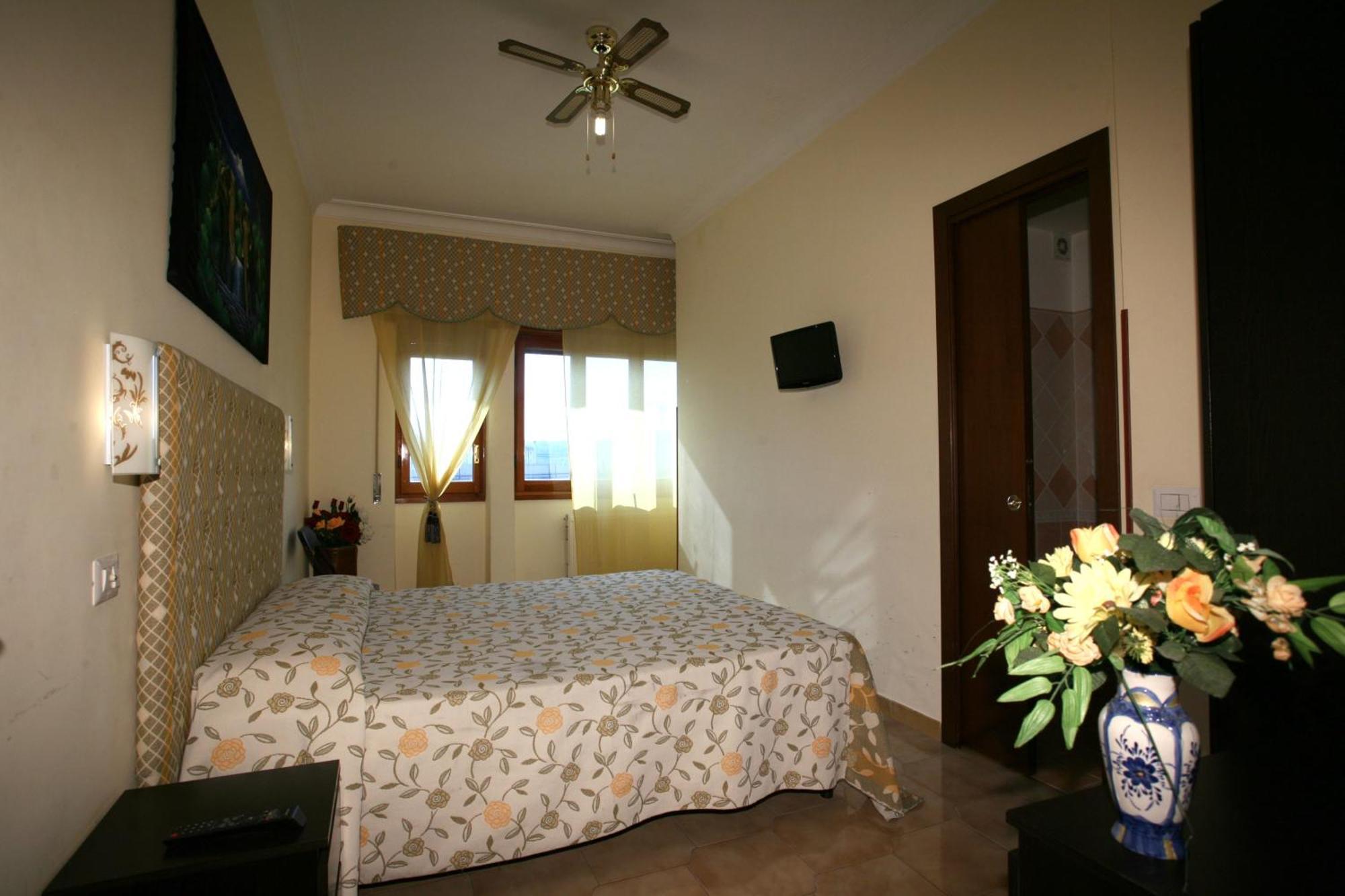 Tiburtina Guesthouse Rome Luaran gambar