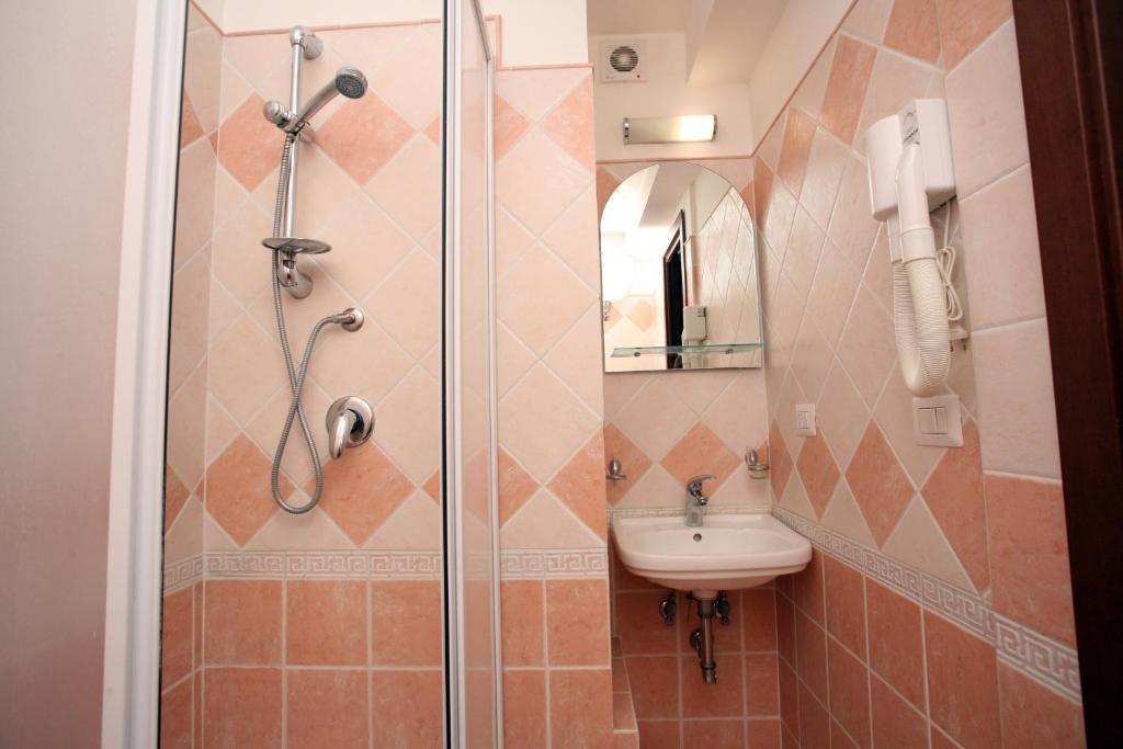 Tiburtina Guesthouse Rome Luaran gambar